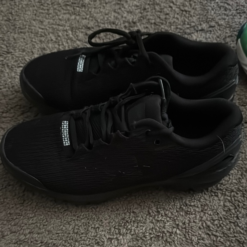 Men's Under Armour Black Athletic Shoes